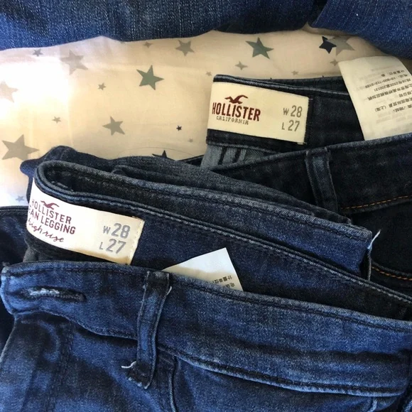 SOLD Bundle of 5 pairs hollister jeans - Picture 2 of 3